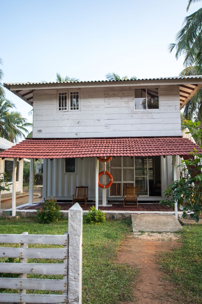 Rüstic Beach Villa