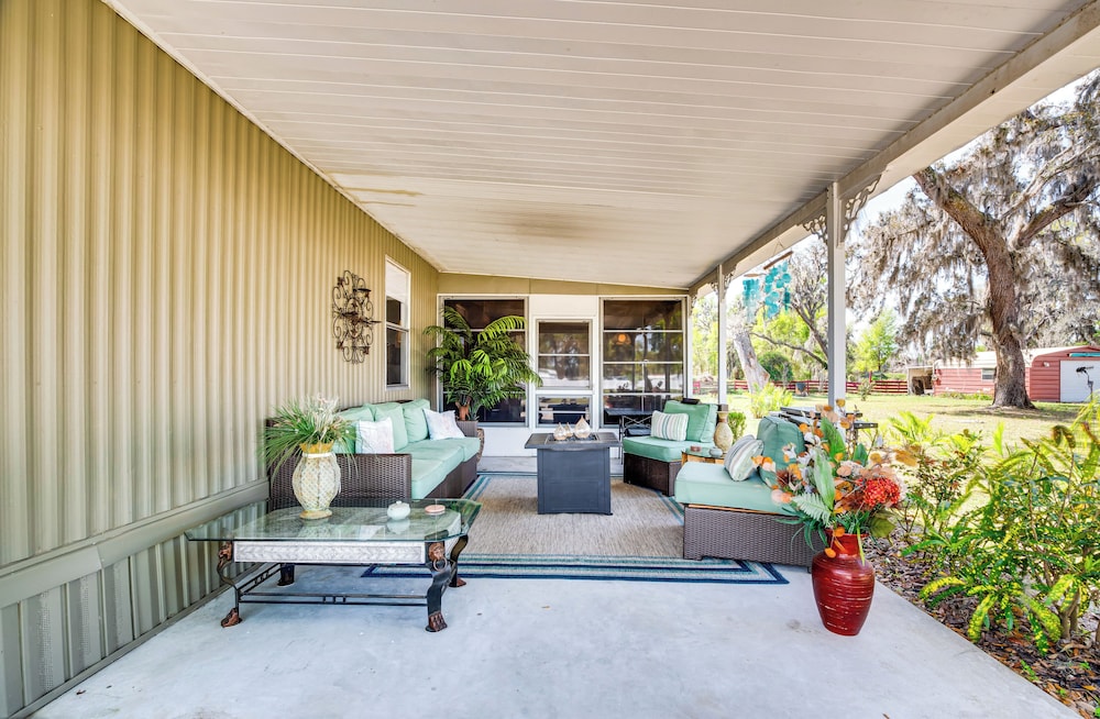 Day Trip to Disney: Lush Home w/ Outdoor Spaces!