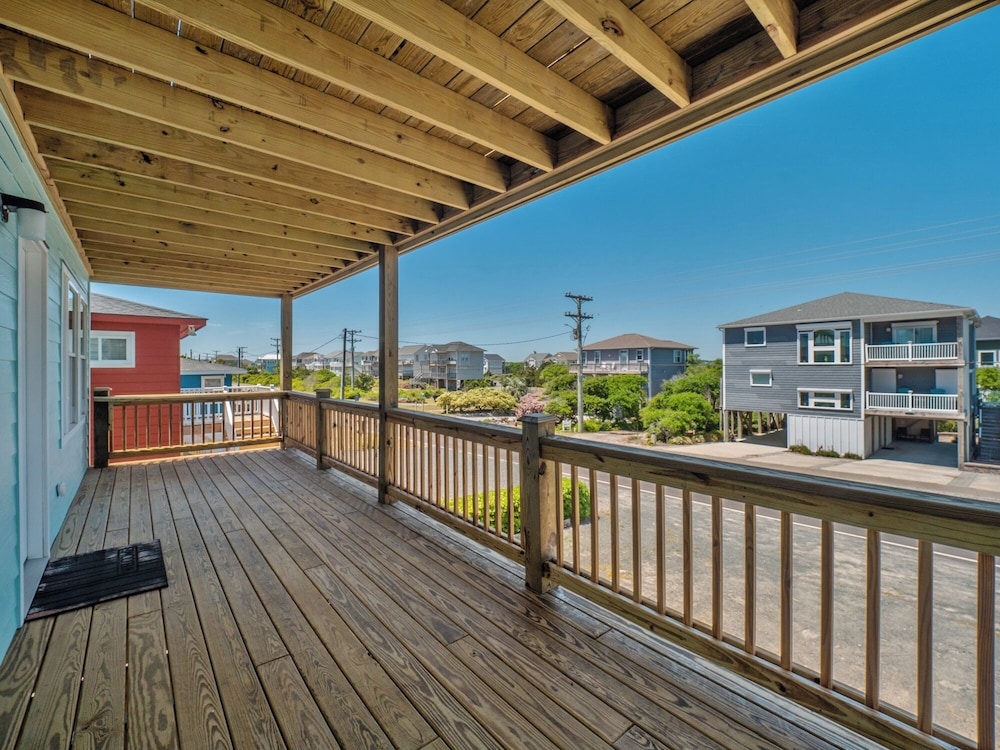 Walking on Sunshine by Topsail Realty