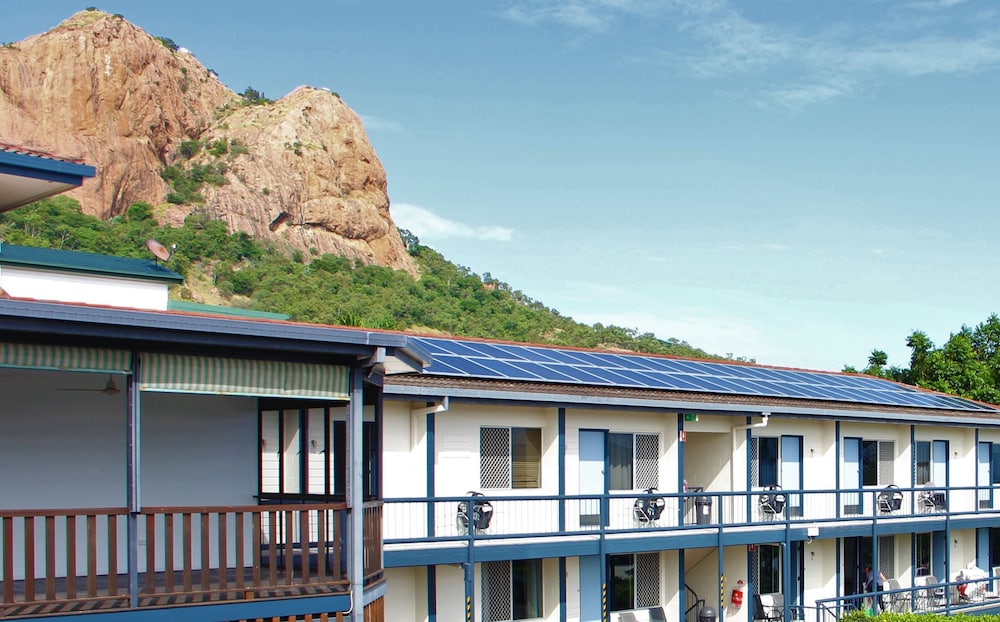 Hotel Island View Motel - Image 1