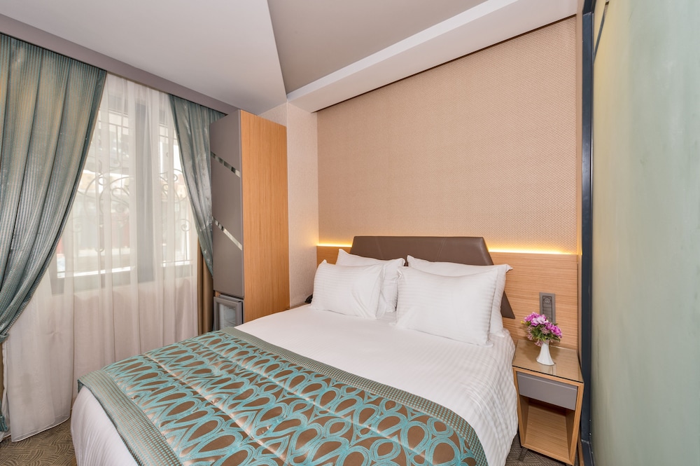 Genova Hotel - Image 48