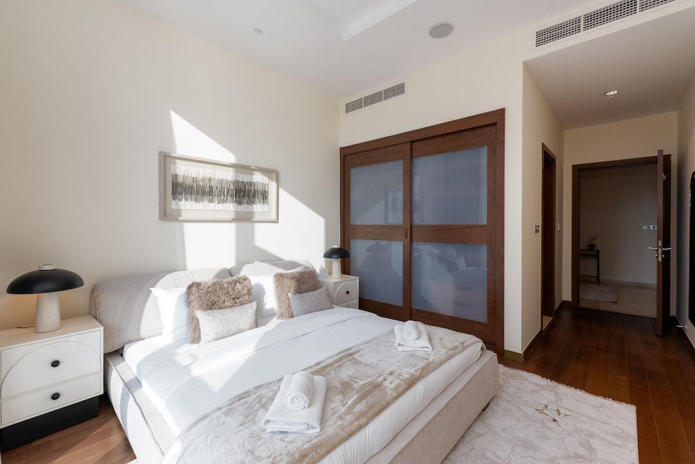 Stunning 3BR at the Palm w Beach Access