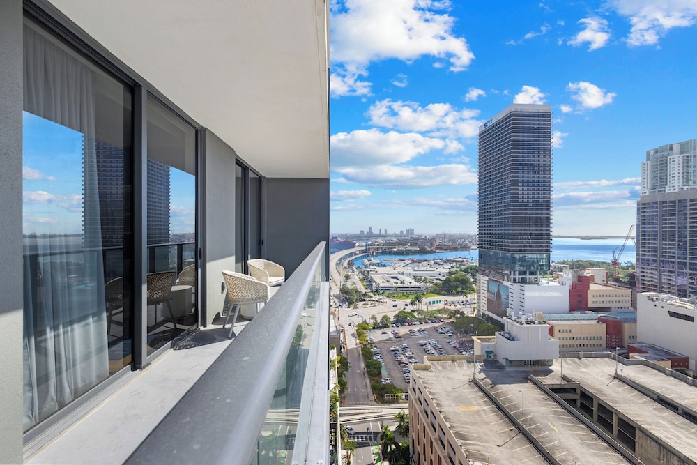 Luxury 2BRPanoramic Views Downtown Miami
