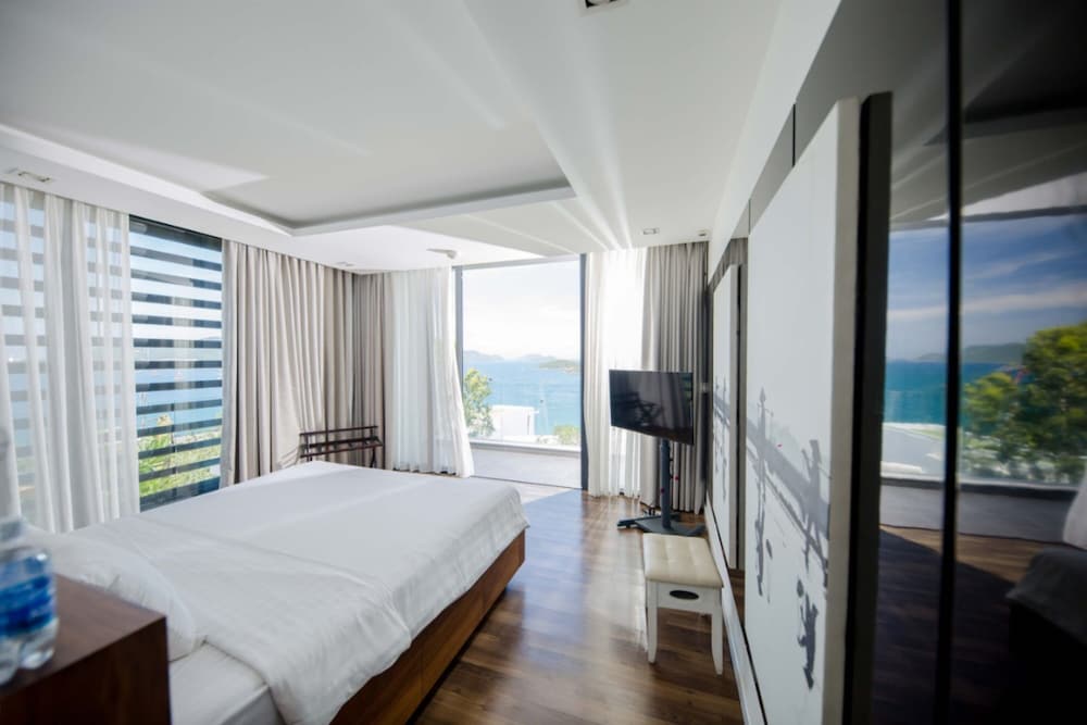 The Ocean Front Villa Nha Trang Abogo view 4