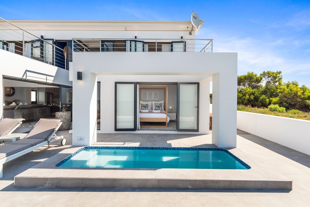 Shelley Point Beach Villa