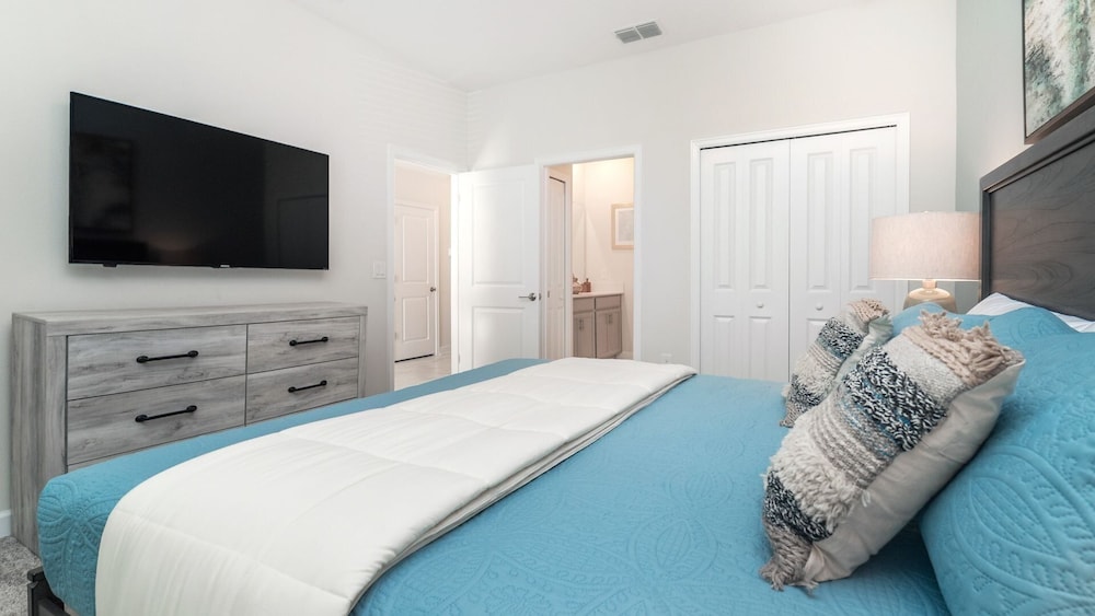 Storey Lake Resort 6 Bedroom Private Pool Home with Game Room 6 Home