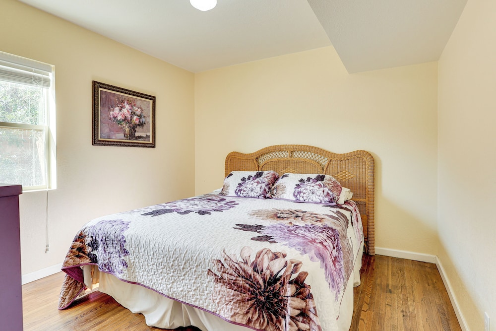 Las Cruces Home w/ Fenced Yard: Recently Remodeled
