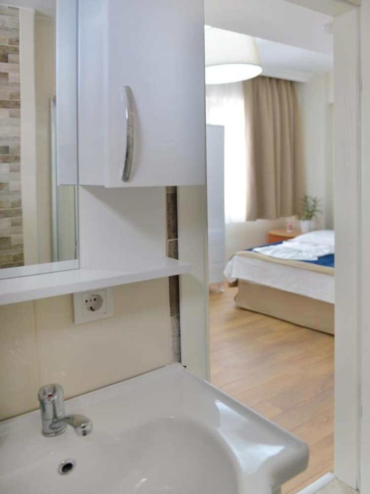 Bude Suit - Image 44