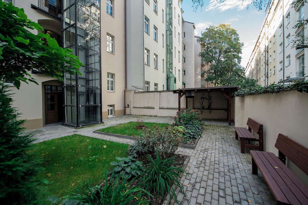 Residence Dobrovskeho 30