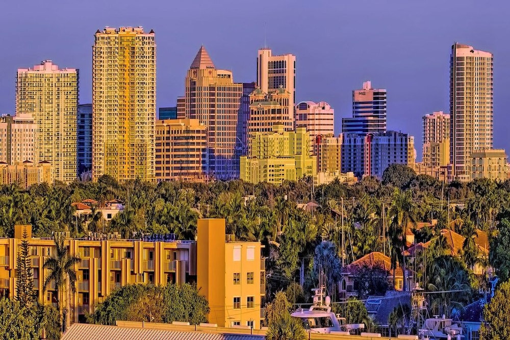 Lauderdale Breeze Villas