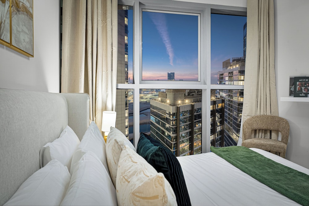 Radiant Boulevard by DVH Luxe Retreats