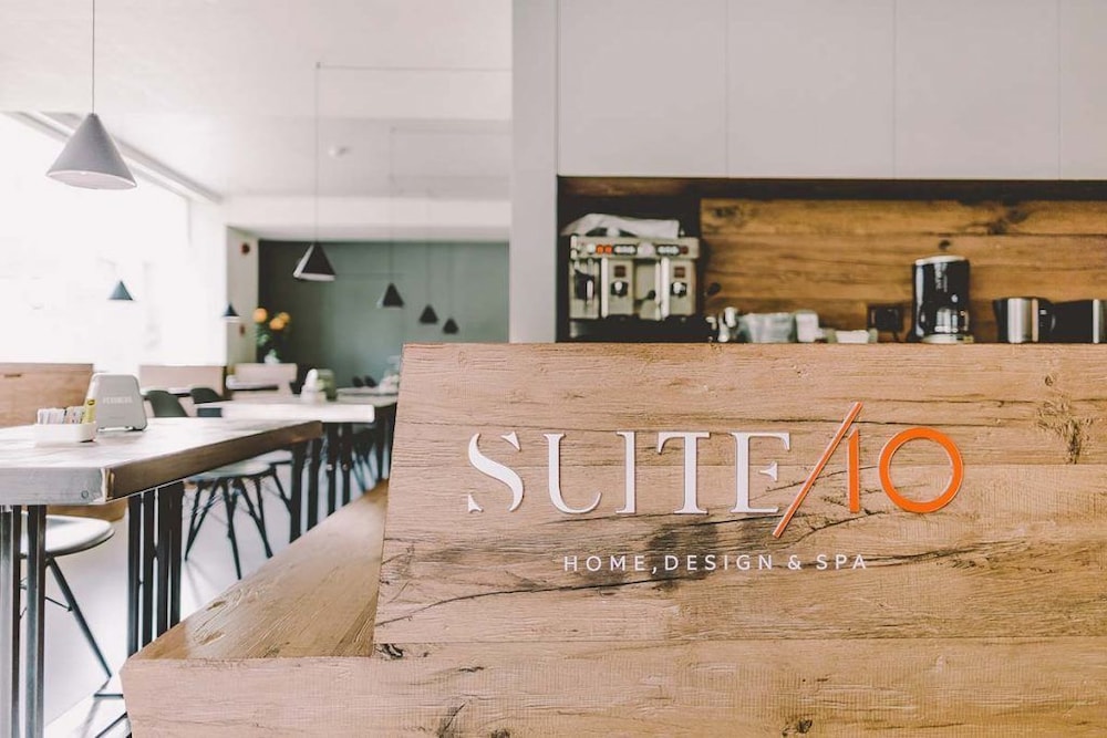 Suite 10