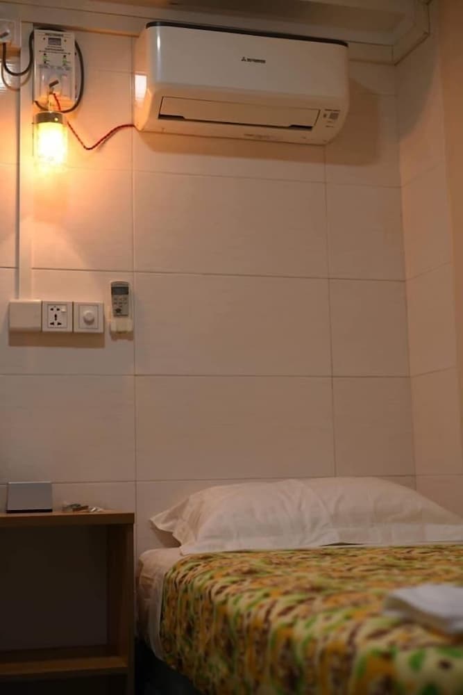 Moe Hostel