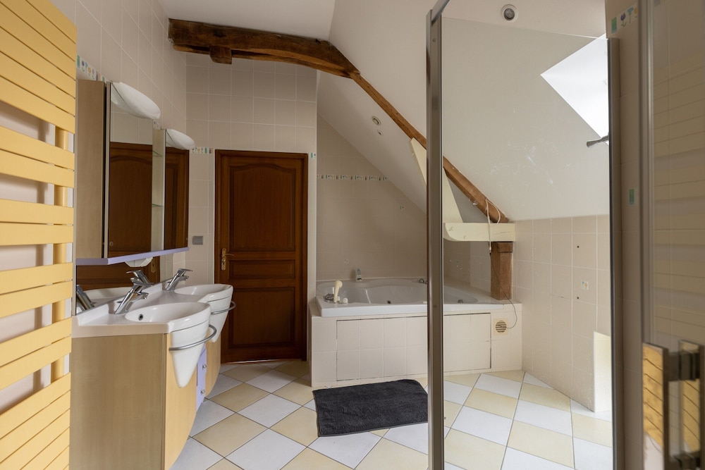 Relaxed Luxury in the Sarthe Countryside