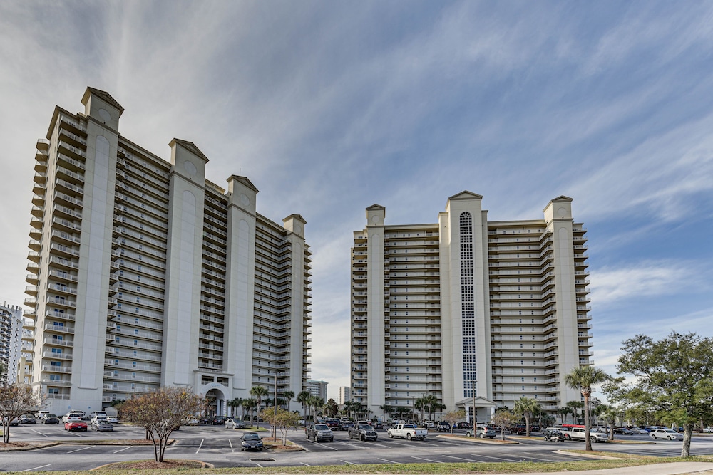 Seaside Bliss: Destin Retreat w/ Community Pools! view 4