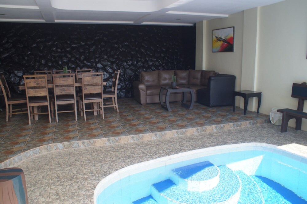 Avana Hills Tagaytay