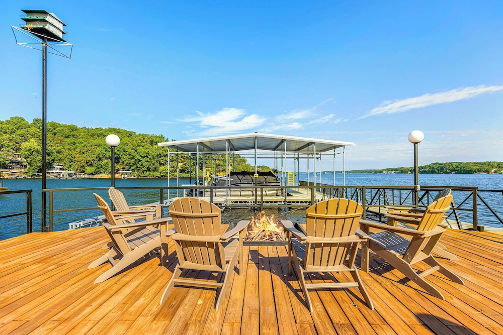 Panoramic Paradise - Lakefront Home for 15