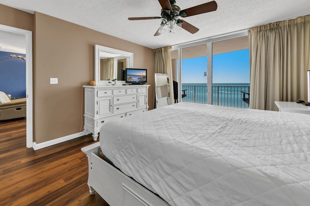 Long Beach Resort 4-902
