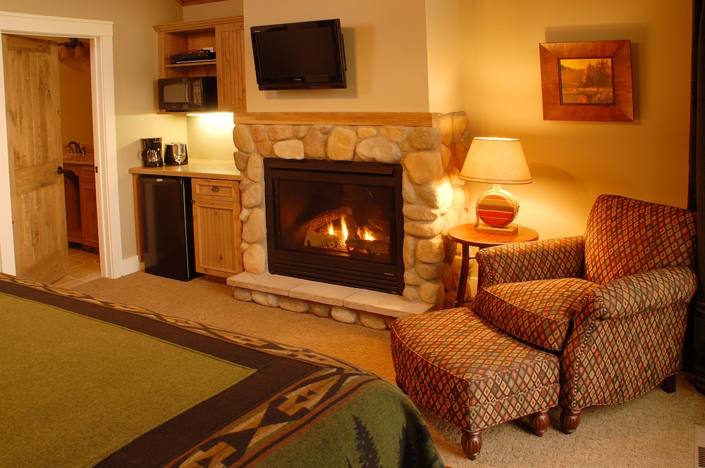 Trappers Landing Lodge