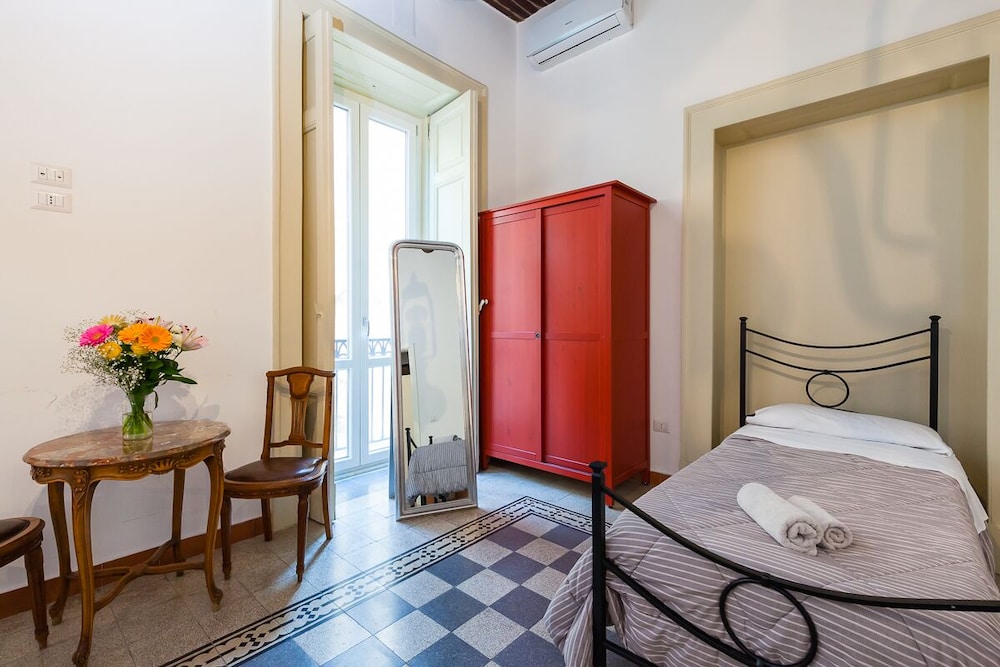 Don Pedro Rooms Vicerè di Toledo in the city center