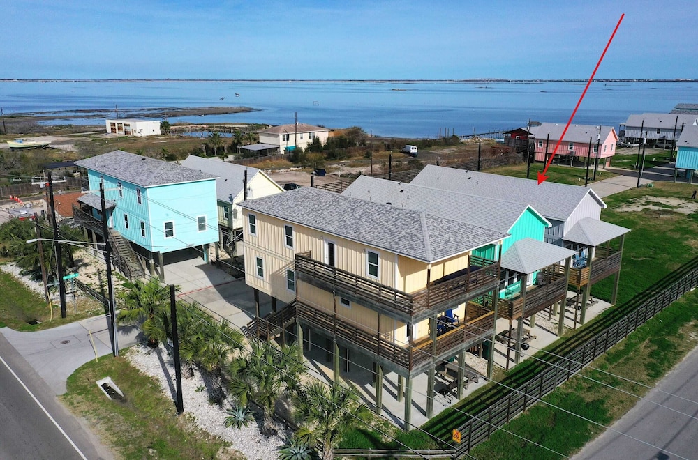 Sleeps 26 2 Homes w/ Waterfront Pool + Boat Dock Laguna Village Escape