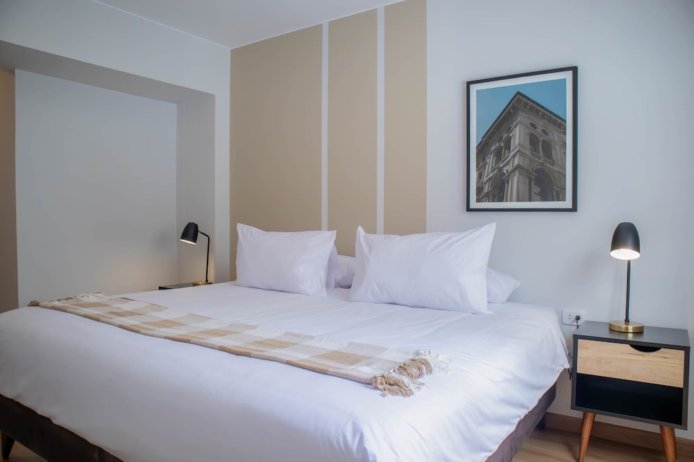 Beautiful 2BR With Fantastic Pool in Miraflores