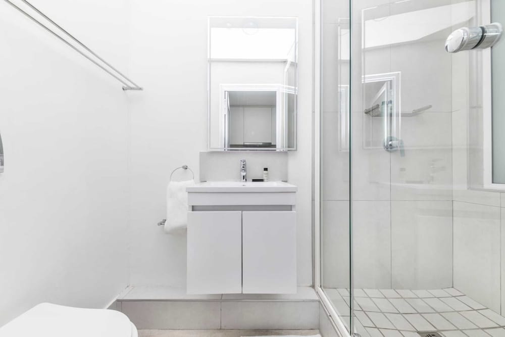 Stunning Studio Apartment With Balcony, Woodstock!