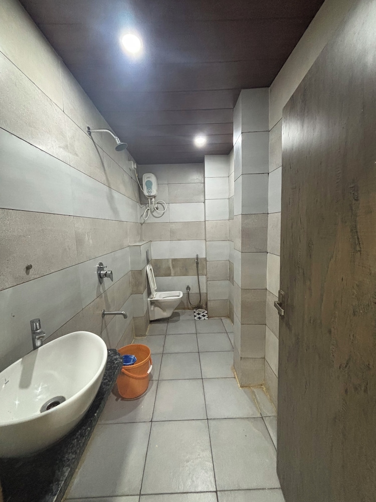 Hotel Dhana Lakshmi Bliss