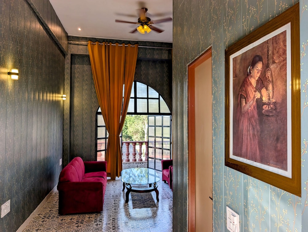 Qila Hotel