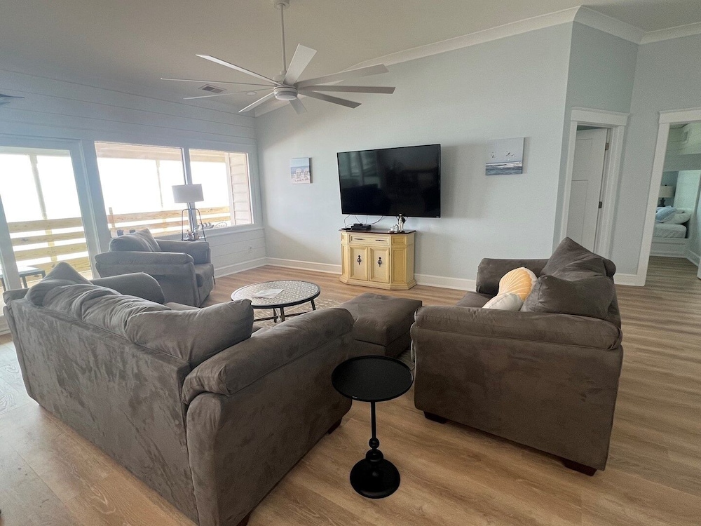 Boston Commons Penthouse 5 Bedroom Condo by RedAwning
