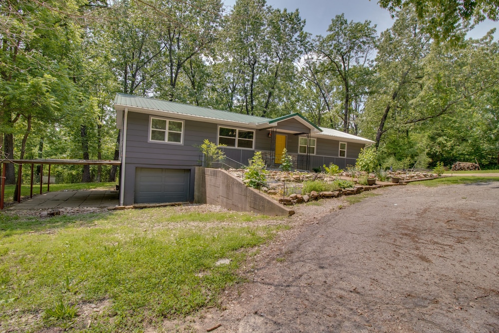 Mountain Home Vacations - Mountain Home Vacation Rental w/ Fire Pit  Deck! - Property Image 2