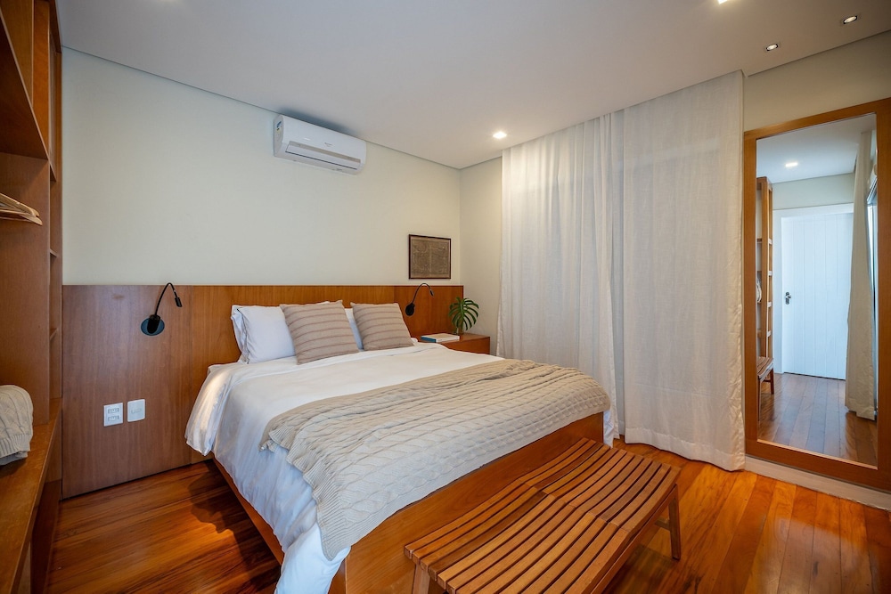 Angra - Mombaça | Mansão Espetacular Beira-Mar, 7 Suites - por Casapē Rio