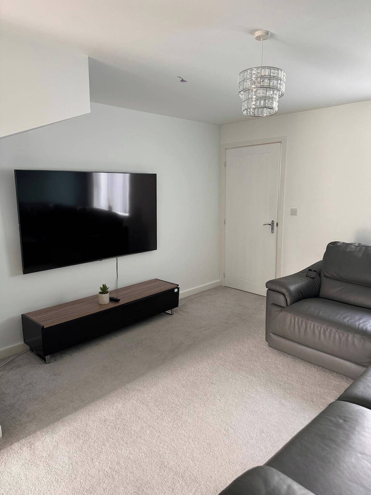 Coventry Chic City House - 3 Beds