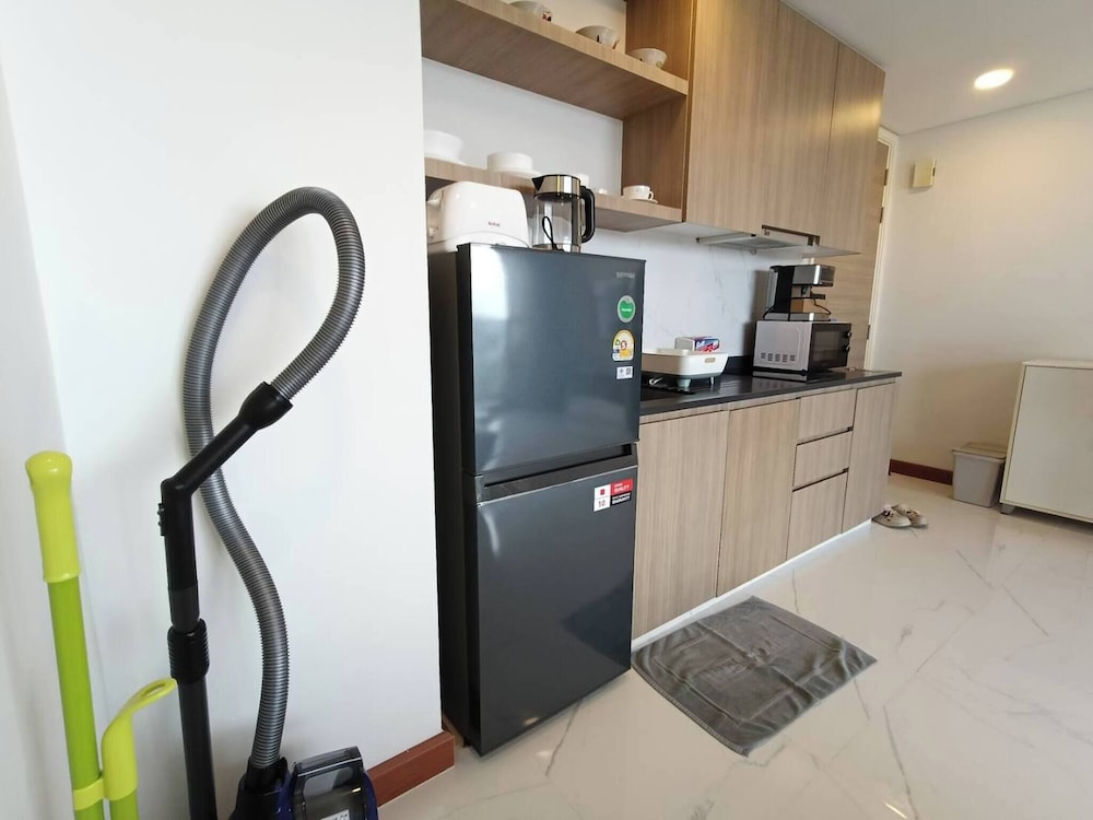 Luxury Large One Bedroom Seaview Serviced Apartment at Wongamat, Pattaya