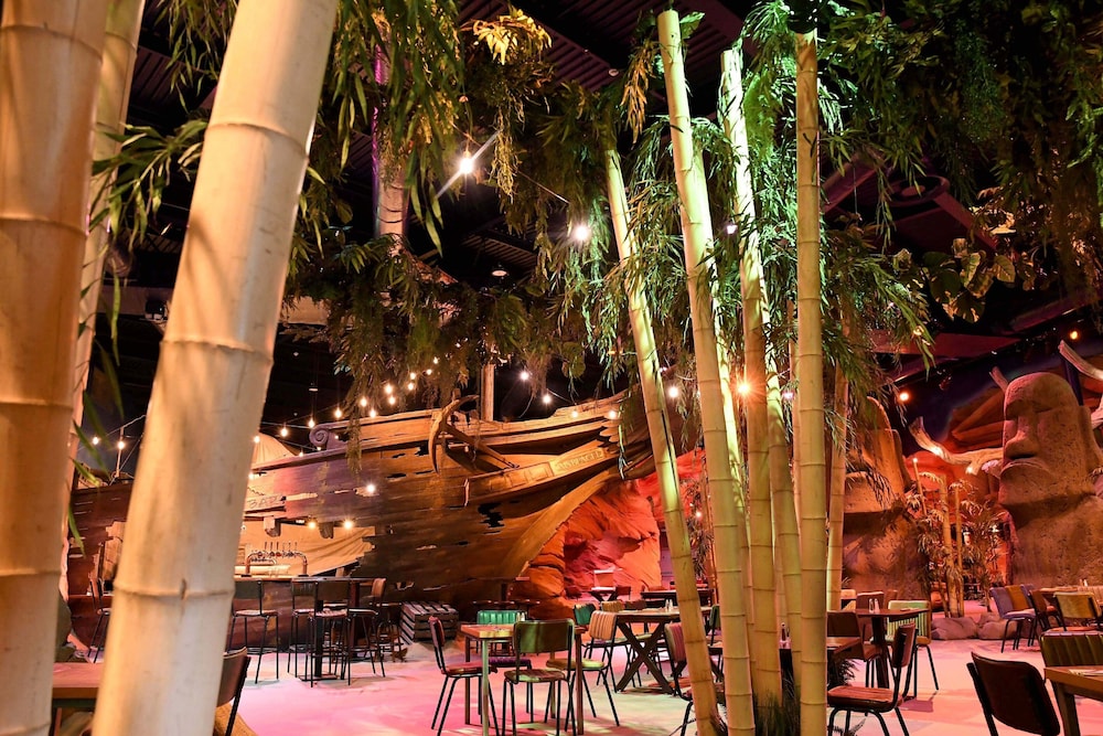 Doncaster Vacations - Hex Wildlife Hotel - Property Image 1