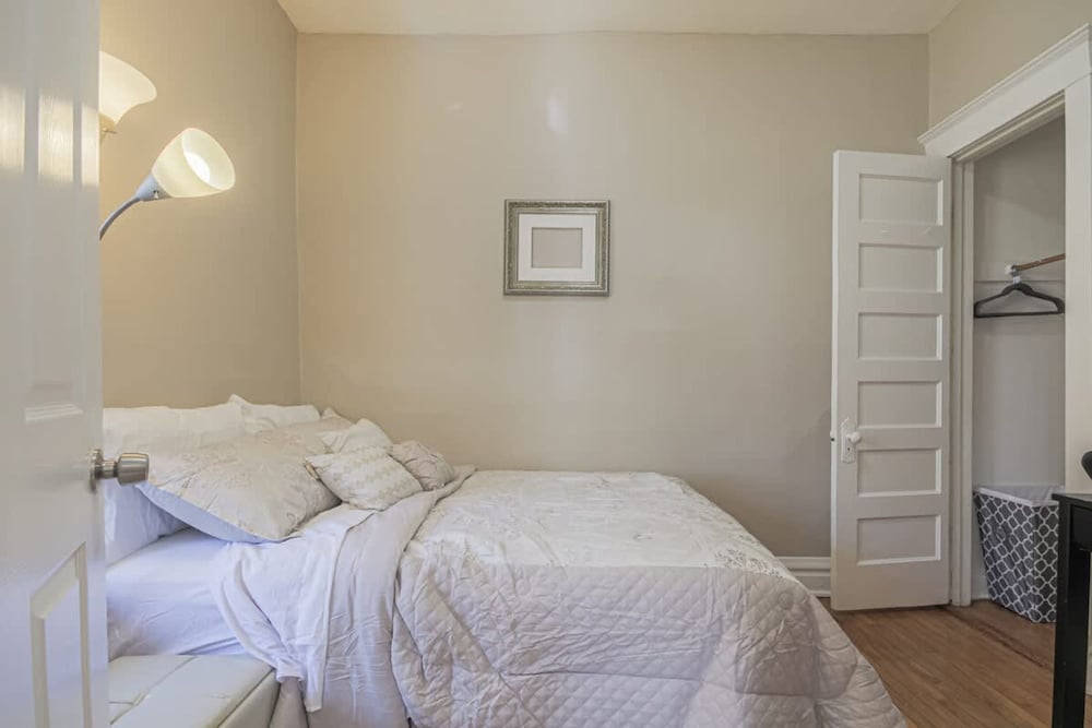 Peaceful One Bedroom Home Near Chicago