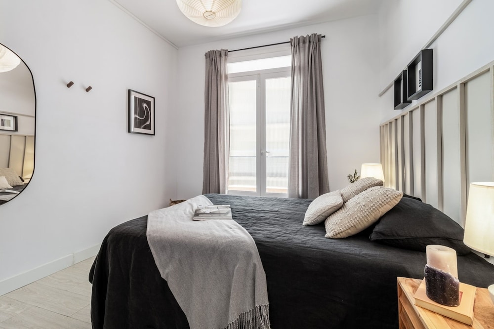 Paz - 4 Bedrooms and Terrace in Castellana
