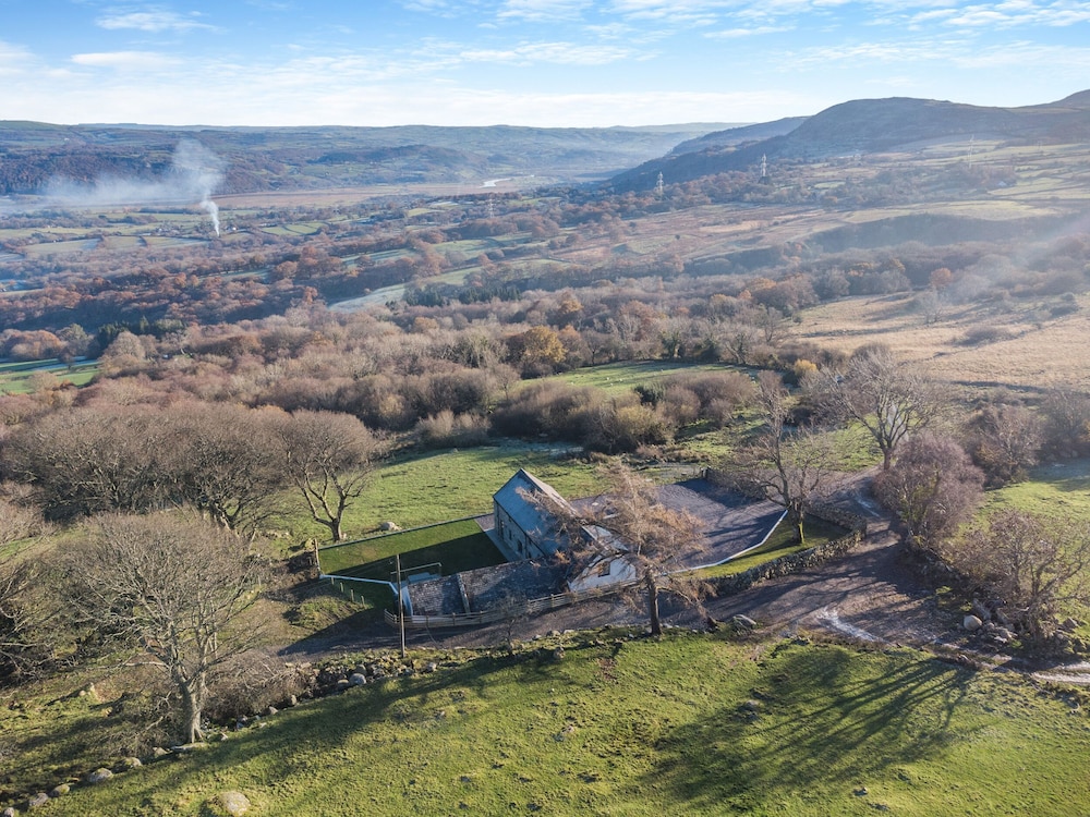Ysgubor Maen Y Bardd