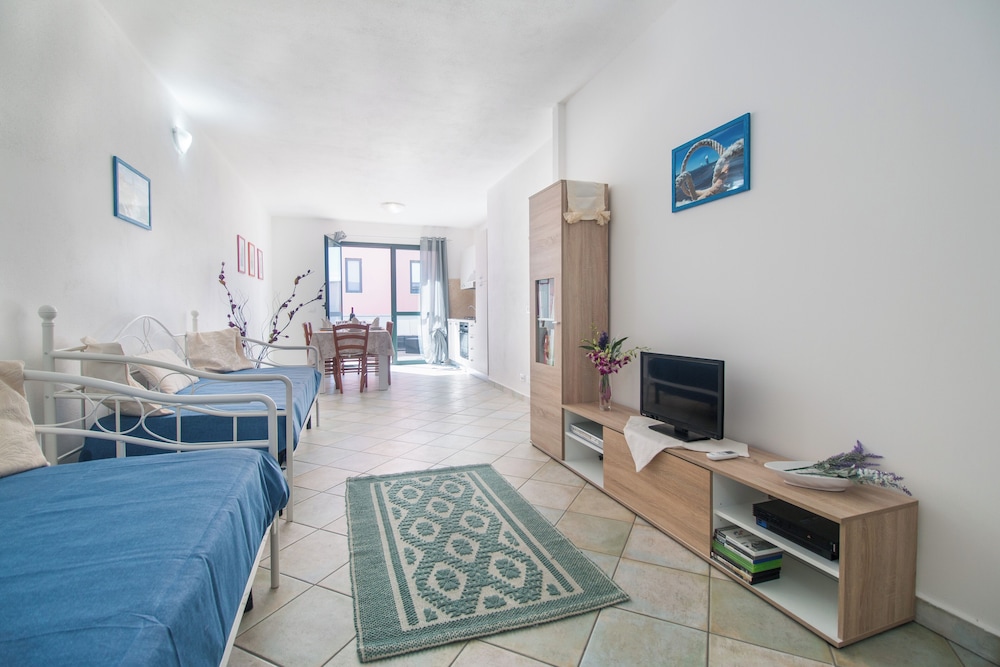 Residence Maria Antonia - Grazia Deledda