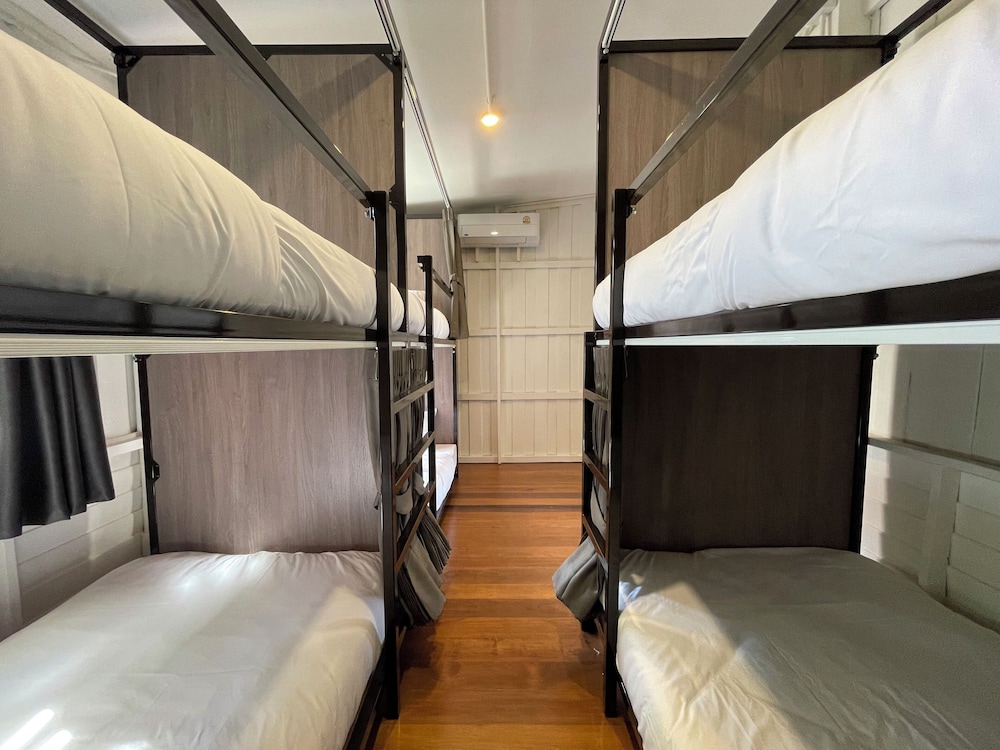 Green Cabin Hostel