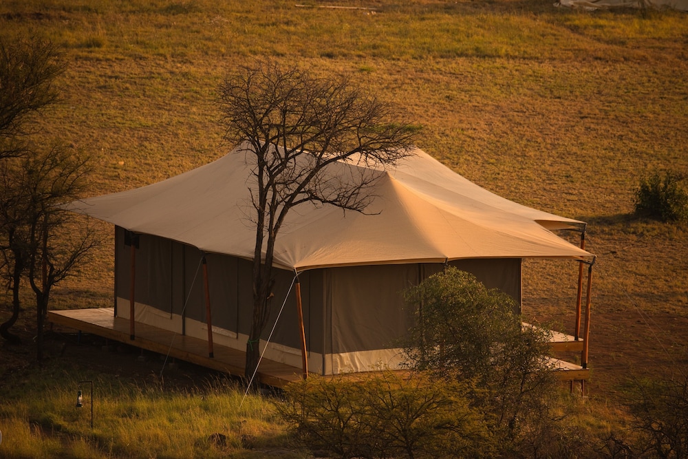 Wildlux Serengeti Camp