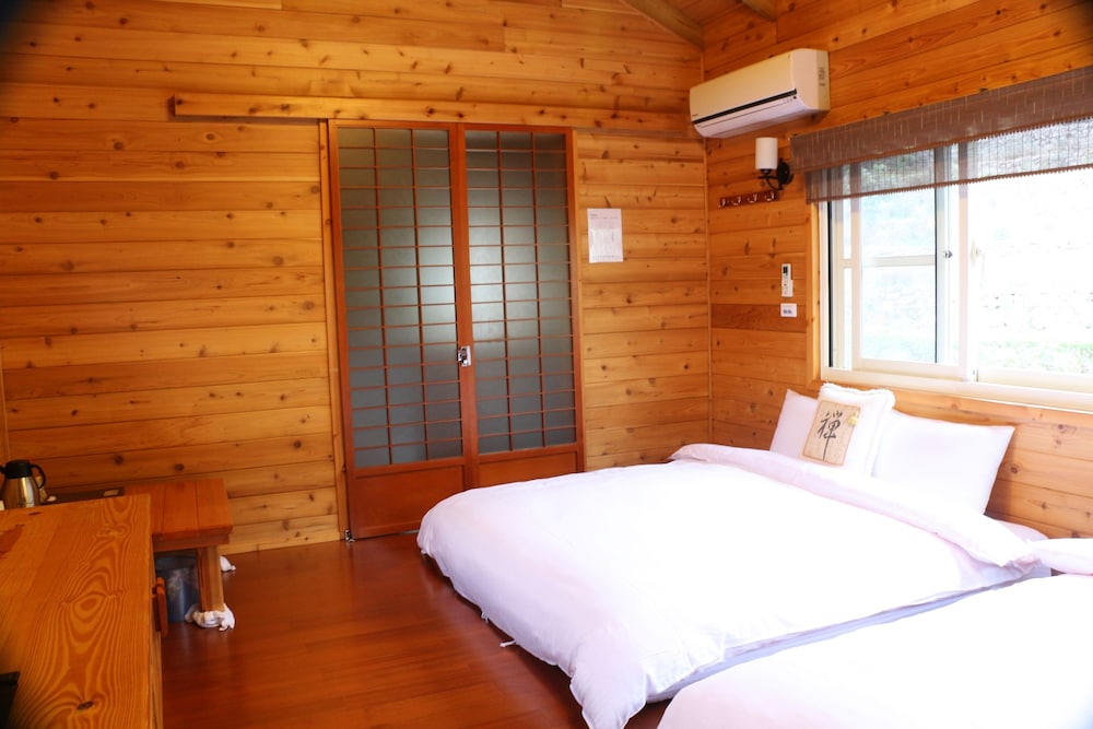Sitou Flora's House B&B