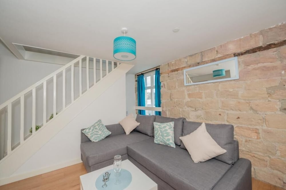 Kirkstall Bridge Apartments - 22