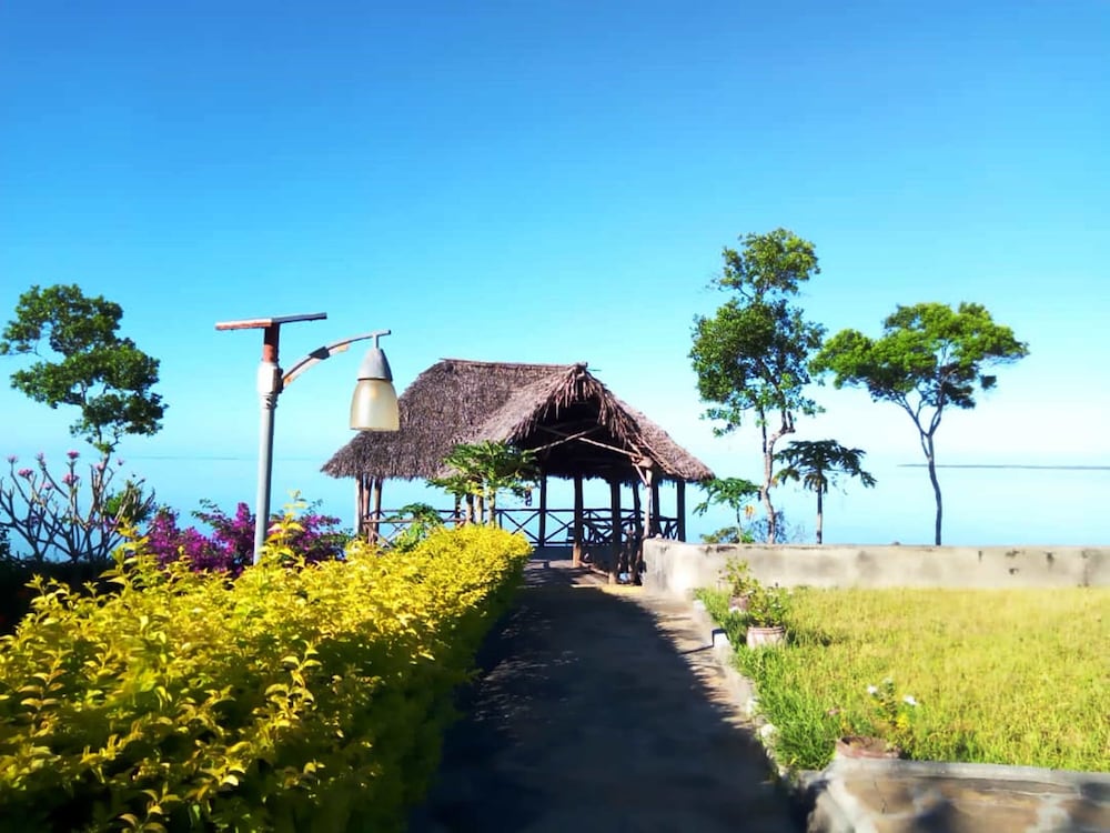 Zan Oceans Resort