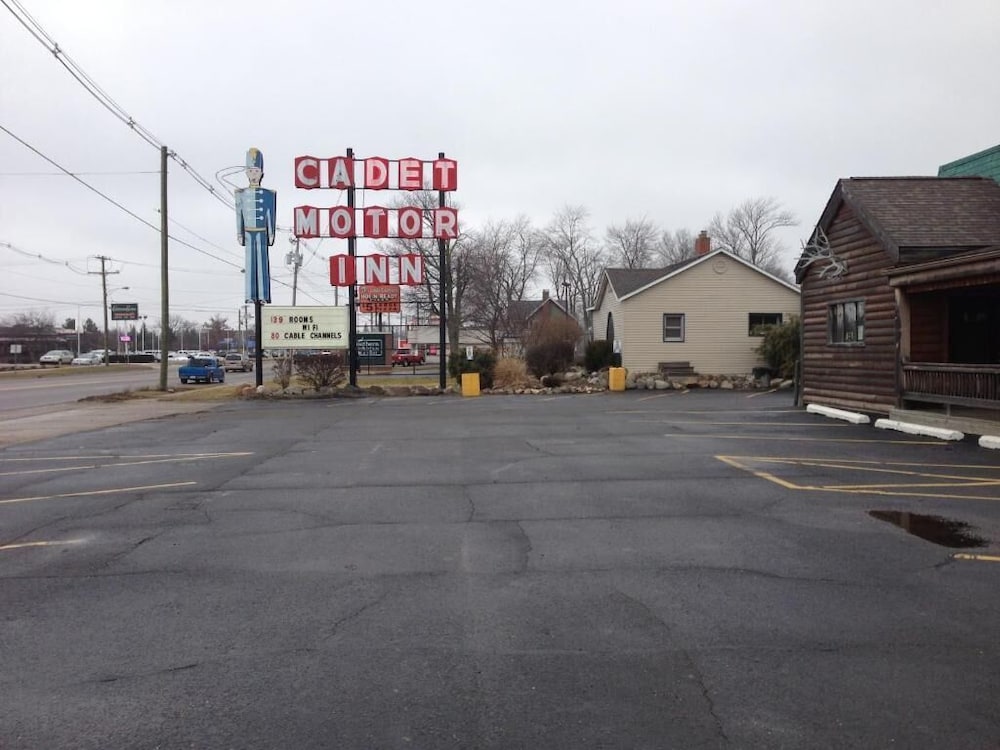 Cadet Motor Inn