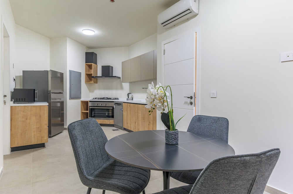 Achrafieh Gate - Modern 3-BR Apartments