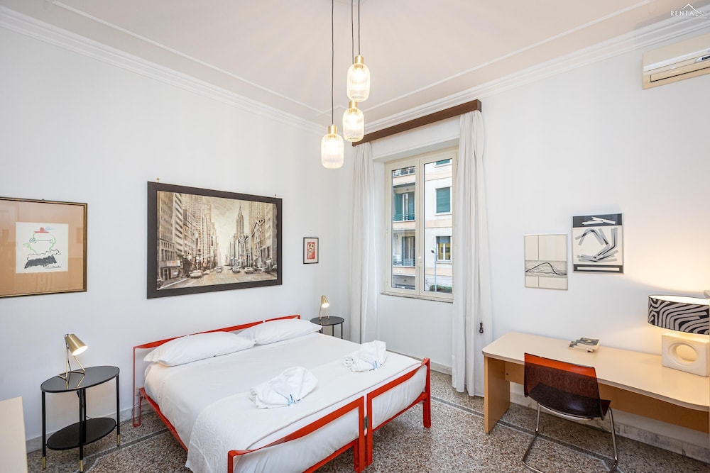 Clodia 5 Apartment