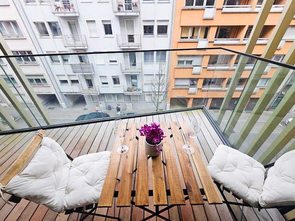 Cosy Terrace Studio close to city center