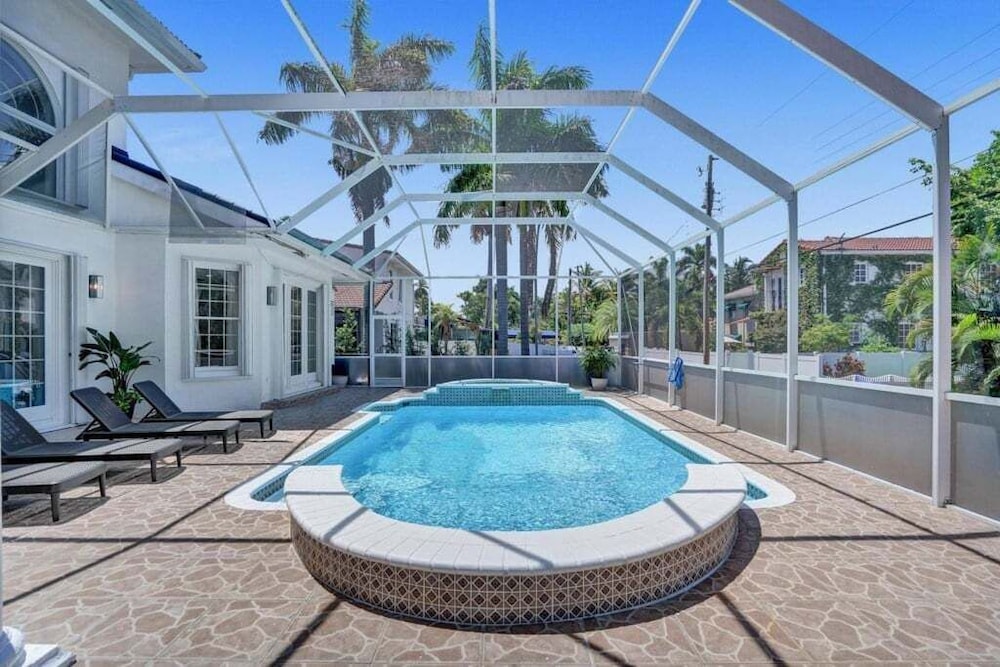 6br Elegant Hollywood Lakes Mansion W/ Pool & Spa 6 Bedroom Home
