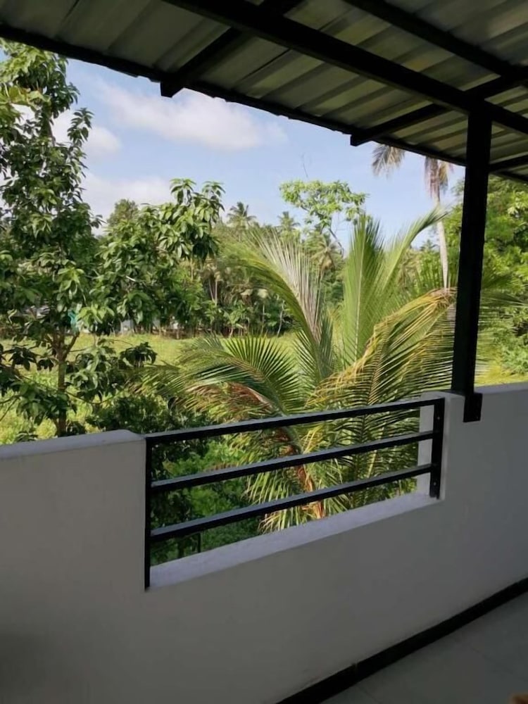 Colombo Airport Field View Villa